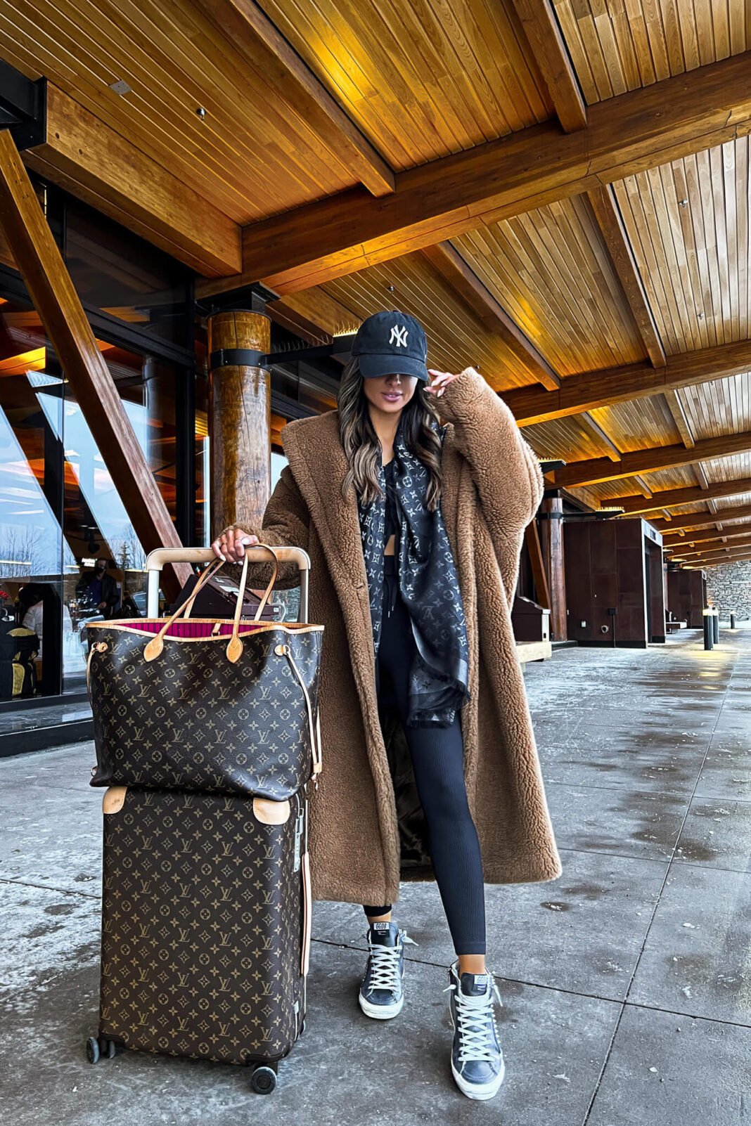 Winter-airport-outift-ideas